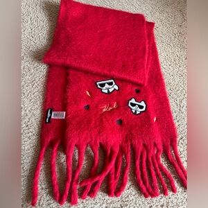 NWT Karl Lagerfeld blanket scarf